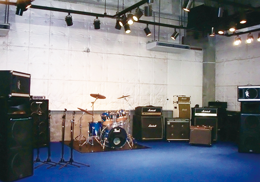 �r�[�`�T�C�h���y��