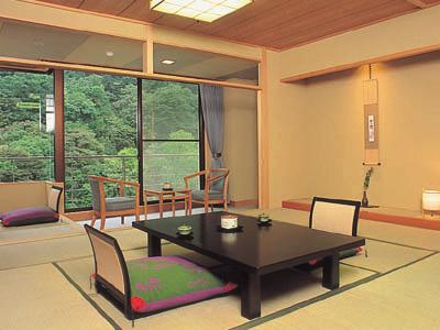 �쎡���� �h���`���@�q��