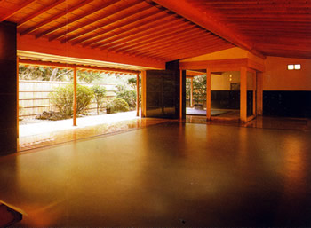 ���ɓ��N���X�^���r���[�z�e��