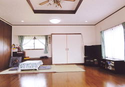 ��\�㗢 ���h����q��