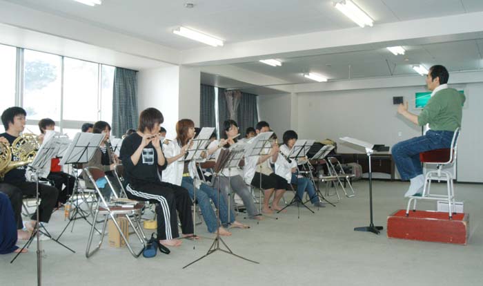 ��h�@��������