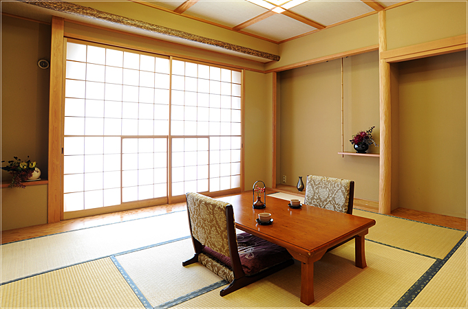 �����s�@�G�X�g�[���z�e���A���h�e�j�X�N���u