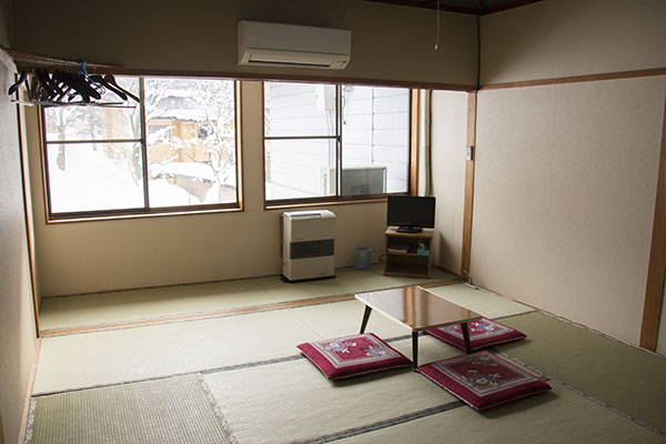 ���֒�O���΁@�V�R����̏h ���h�Ђ΂�