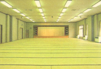 �����Еi����@�z�e������