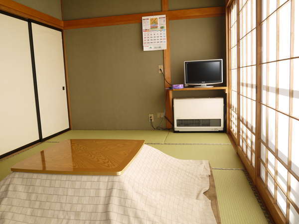 �y���@������ ����