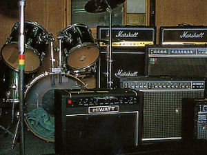 �k�u�� ���b�a�E�L���O�X�g�����y�X�^�W�I