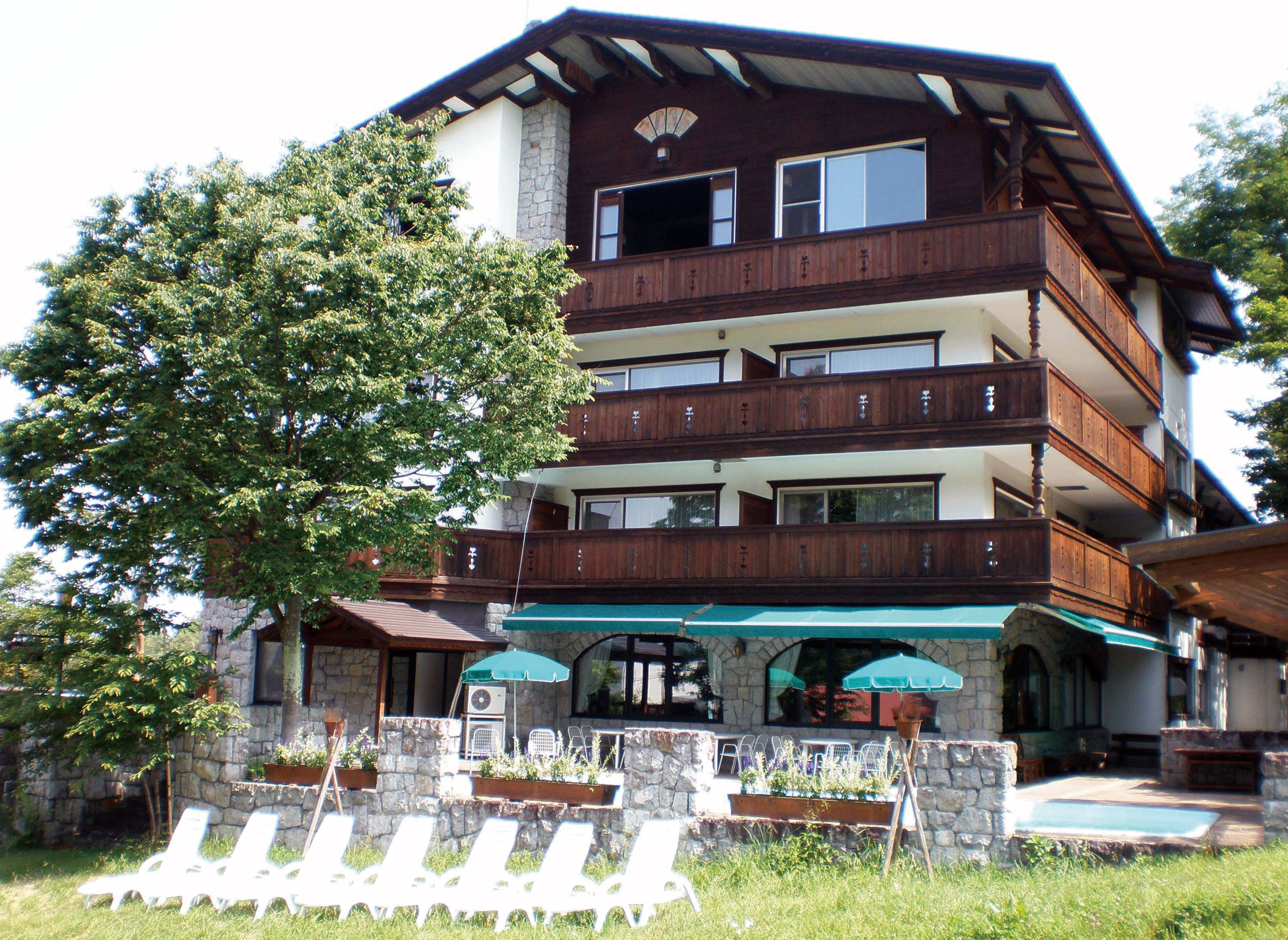 �k�u�ꗳ������ �z���C�g�C���k�u��O��