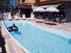 �k�u�ꗳ������ �z���C�g�C���k�u��v�[��