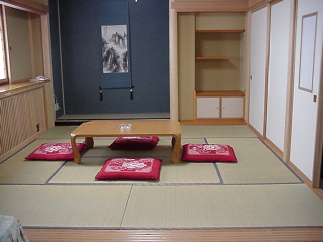 �u�ꍂ�� ����z�e���C�^�N������