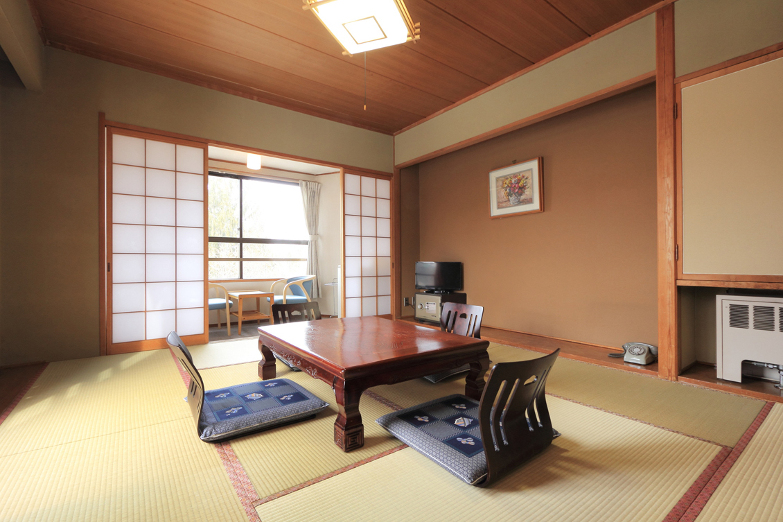 �����΃��C�����z�e�� �q��