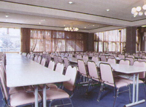 �������� �z�e����R�ف@�H��