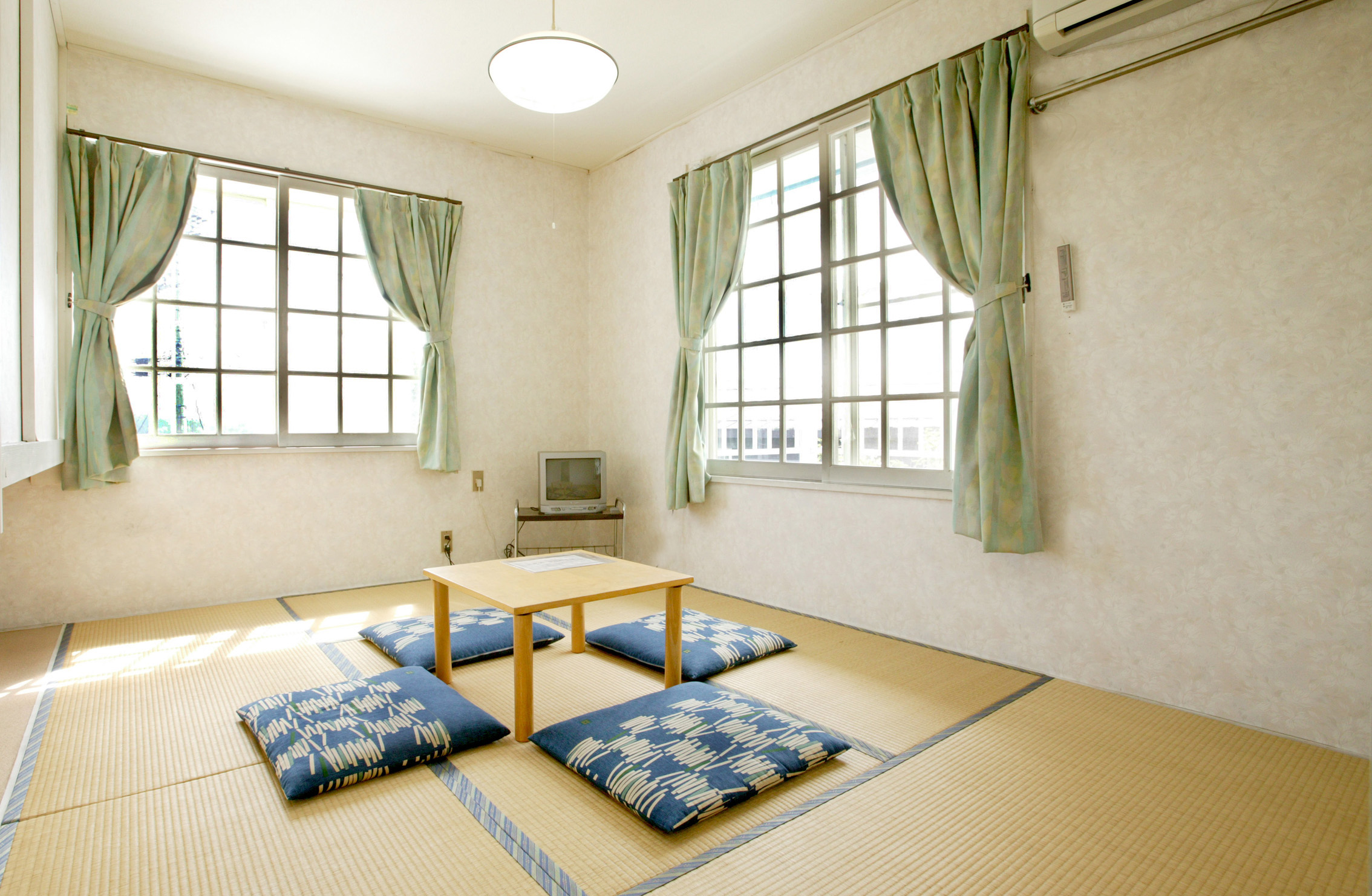 �ˎ뉷��@�t�H�[�V�[�Y�� ����