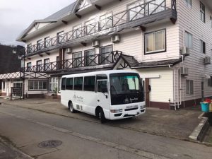 ���򒆗��X�L�[��@���B���E�O���[���O���X