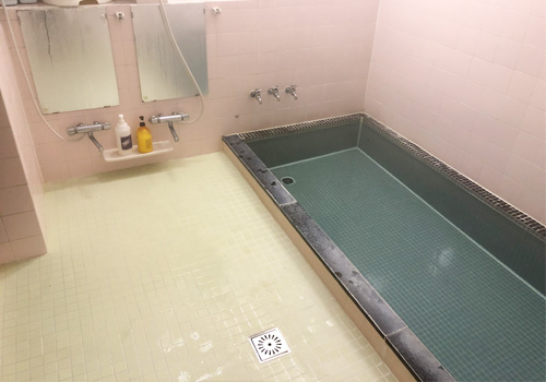 �����s�{���@���h �����q