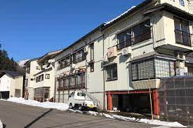 �����s�{���@���h �����q