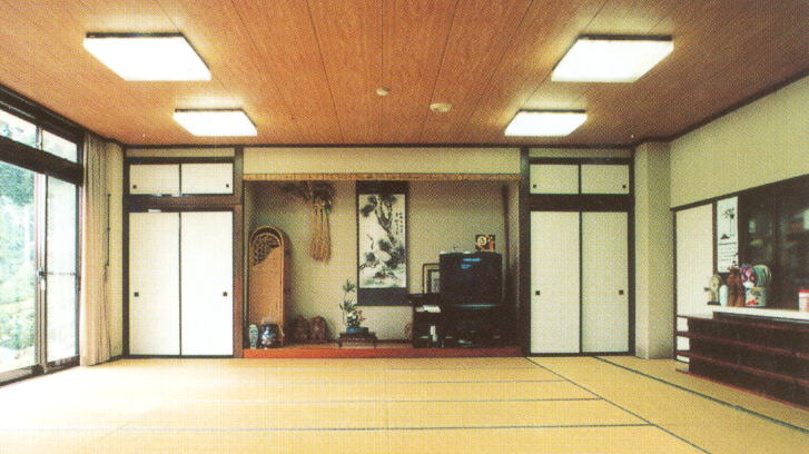 ��a��@����������