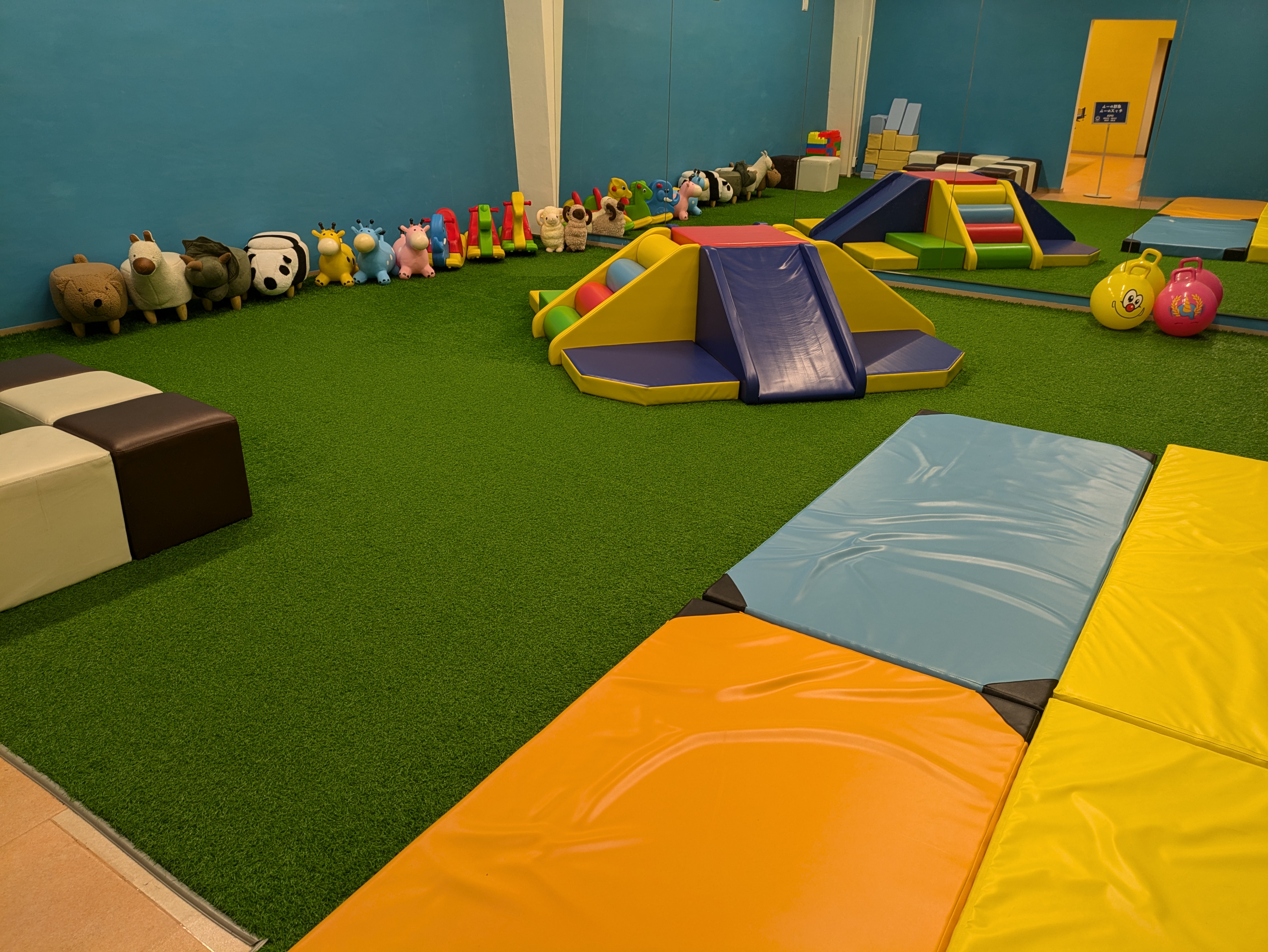 �X�J�C�q���z�e���ɓ�����