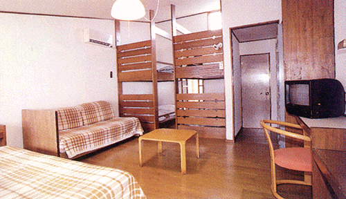 �ߐ{�@���쉷��@�O���[���E�b�h�e�j�X�����`