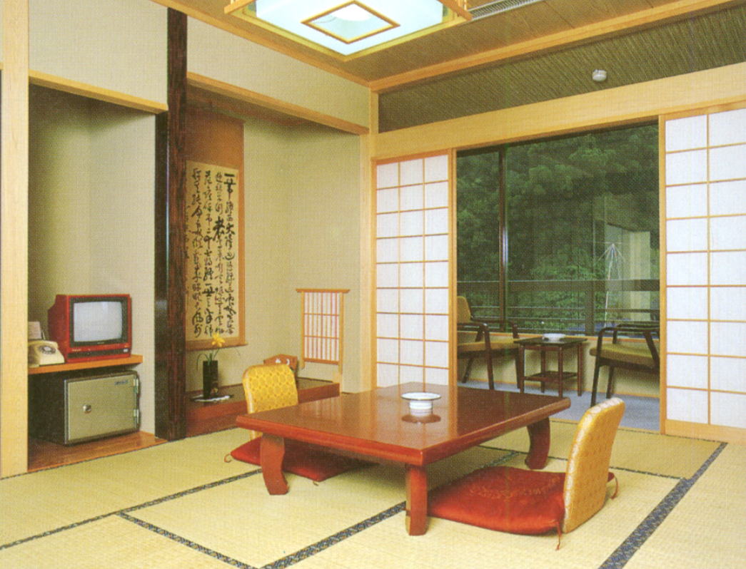 �����@�z�e�������