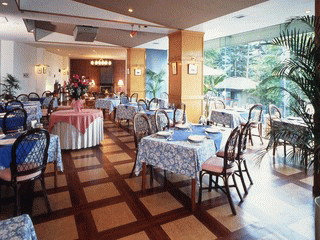 �͌��΁@�΂̃z�e��