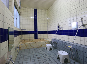 �͌��� ���y�̉Ɓ@���h���񂷂� ����