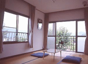 �͌��� ���y�̉Ɓ@���h���񂷂� �q��