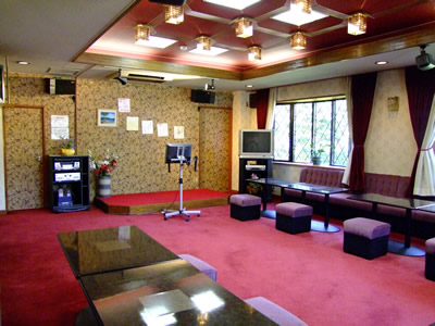 �R���΁@�Ԃ̏h �����₷