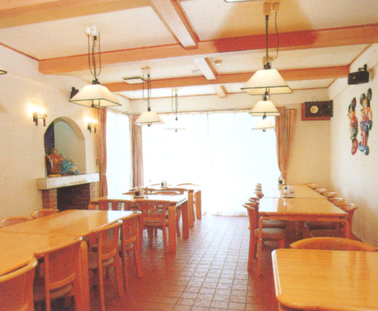 �R���΁@�y���V�����z���C�g�N���[�o