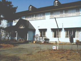 �R���΁@�z���C�g�E�C���O