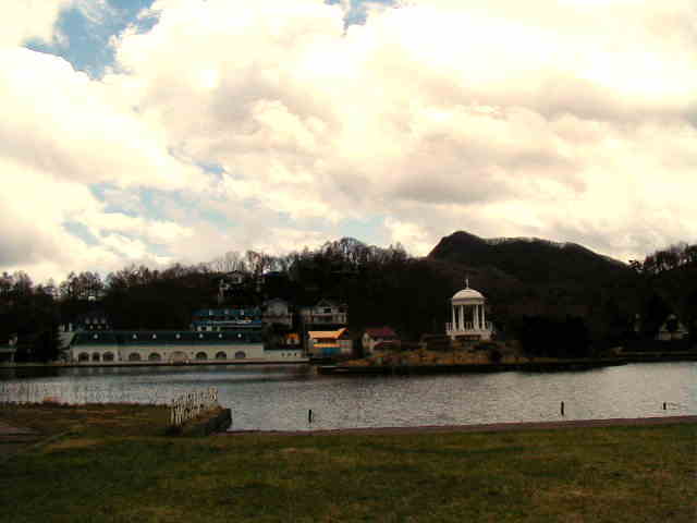 ���}����